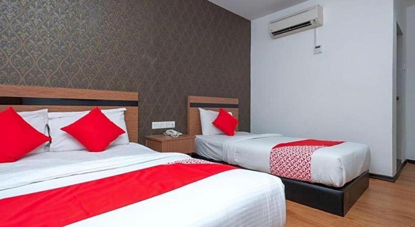 Hotel Aromas Kulai Luaran gambar