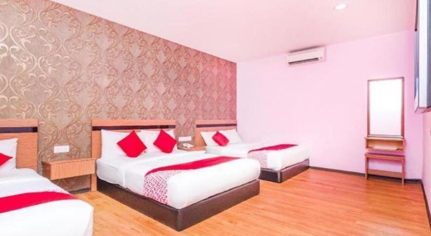 Hotel Aromas Kulai Luaran gambar